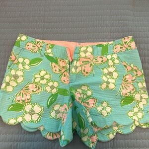 Lilly Pulitzer Scallop buttercup shorts💕🌸